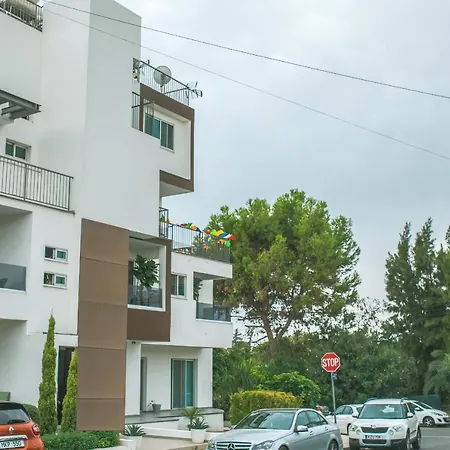 Salt Lake Haven * Larnaka